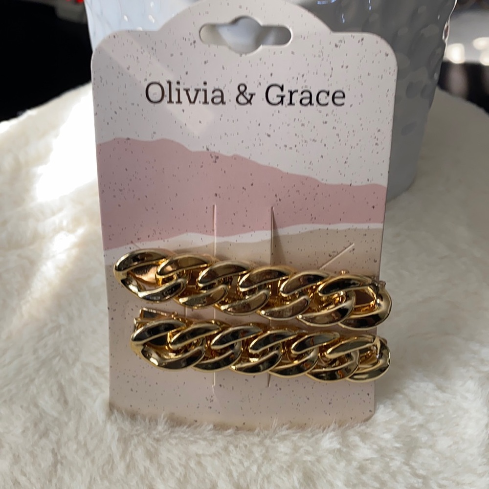 NWT— Olivia & Grace Gold Stylish Hair clips